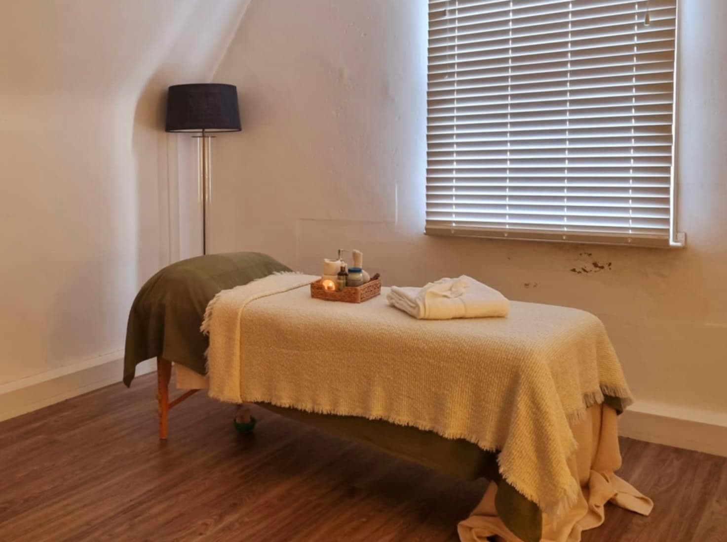 Montira Thai Massage Therapy - Thai & Sports Massage West Bridgford – Thai massage in Nottingham