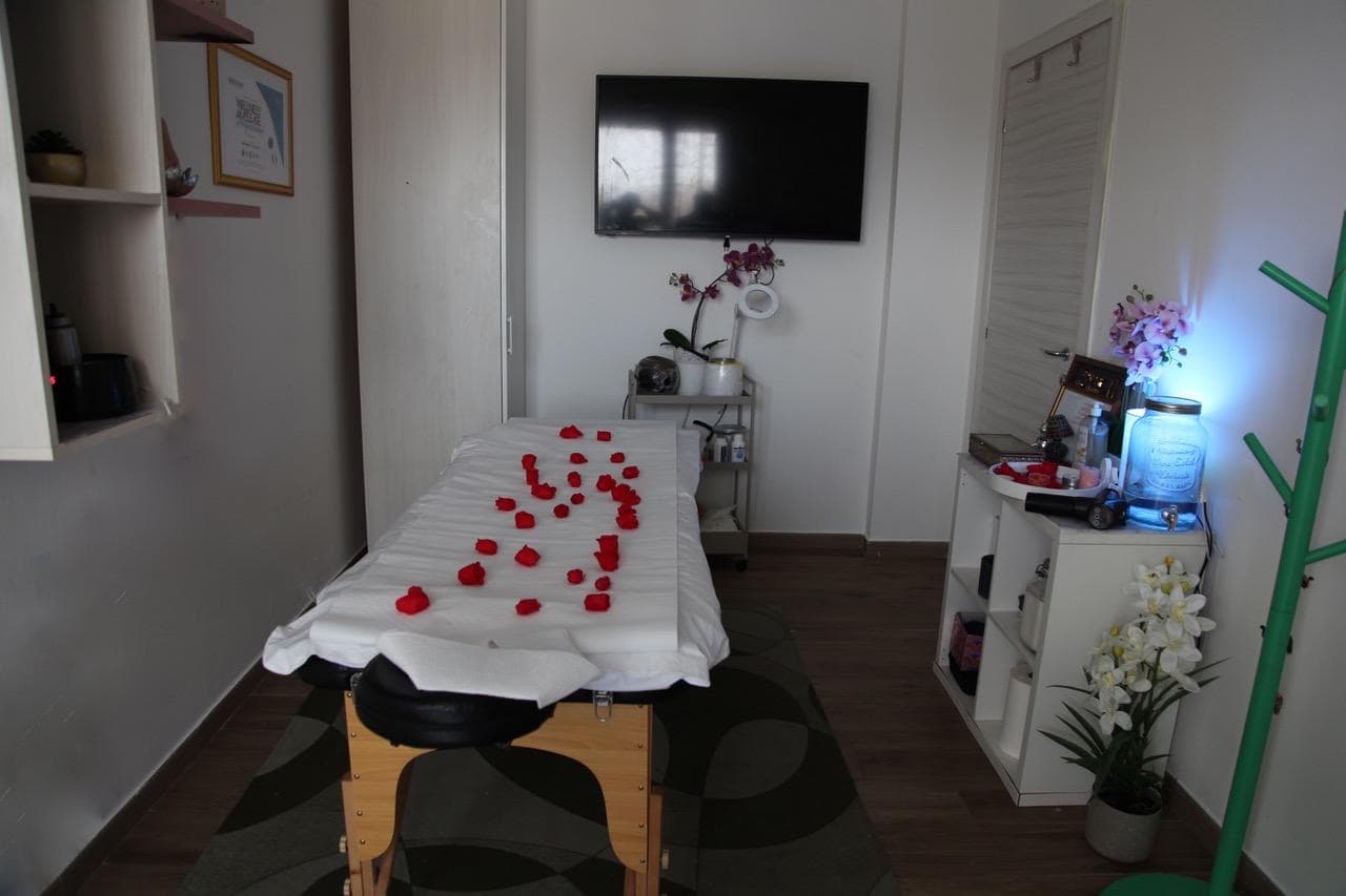Foto 3 di Centro Relax e Benessere Carugate. Heywellness.it. Massaggi, depurazione e depilazione cera brasiliana.