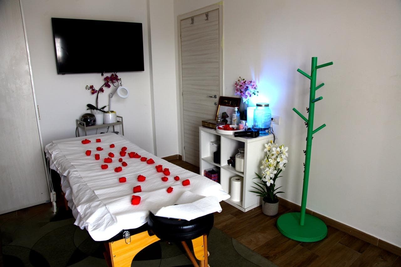 Centro Relax e Benessere Carugate. Heywellness.it. Massaggi, depurazione e depilazione cera brasiliana. – massaggio thai in Monza