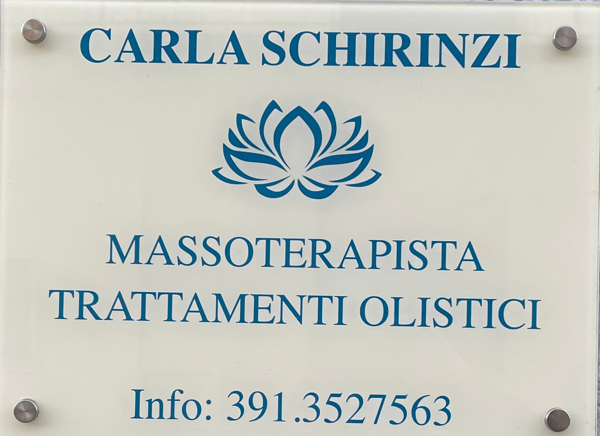 Foto 3 di massaggi e trattamenti carla