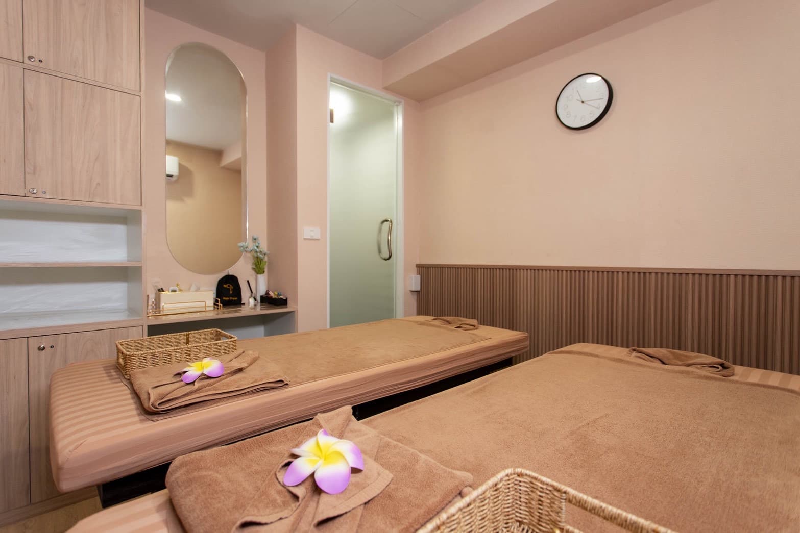 Sharon Thai Massage – นวดแผนไทย in Bangkok