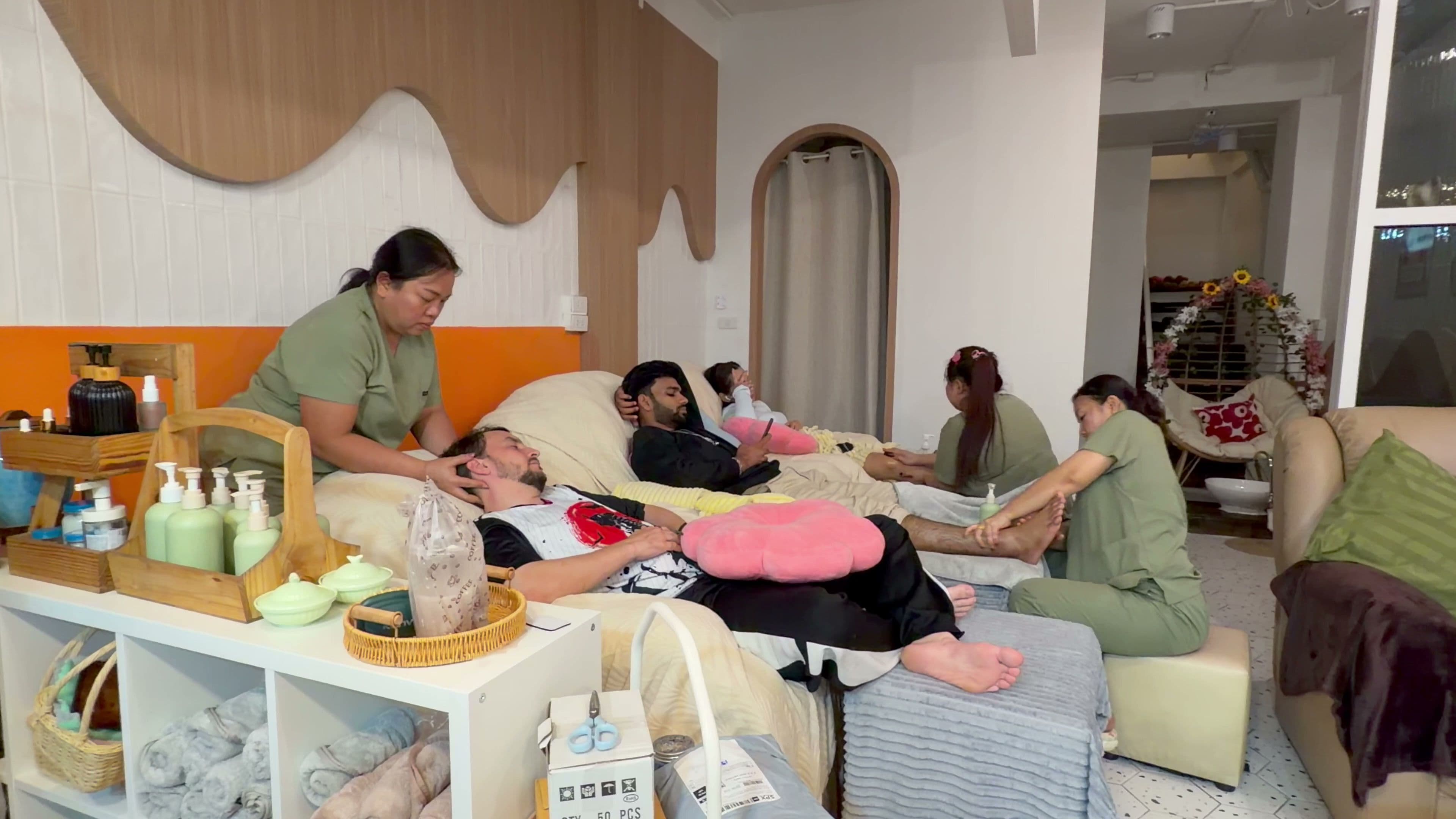 Thai Touch Foot Body Massage Bangkok (Ari - Chatuchak) by Suk Sarrn 曼谷水疗按摩中心 – นวดแผนไทย in Bangkok