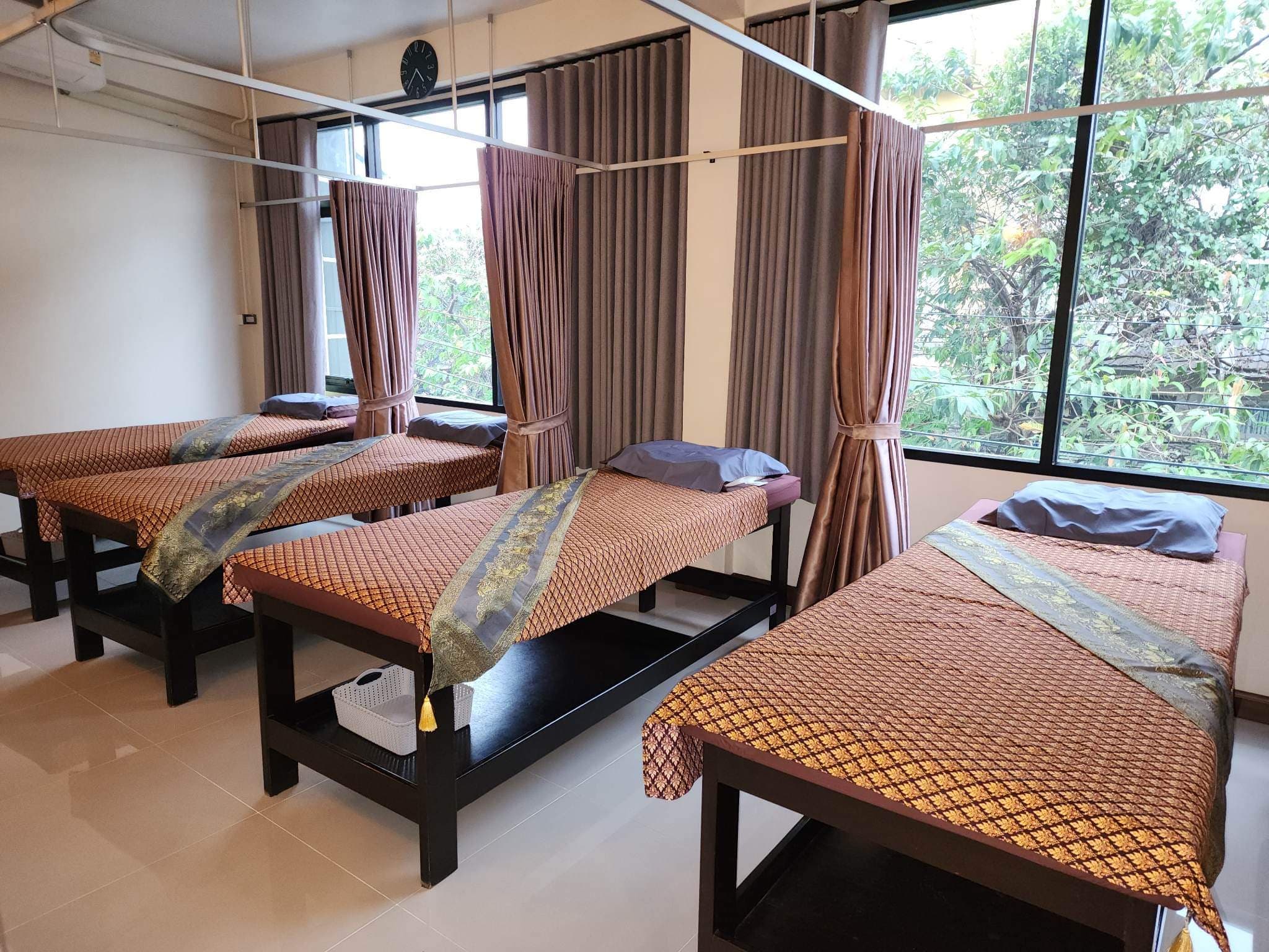 Iris Thai Massage – นวดแผนไทย in Bangkok