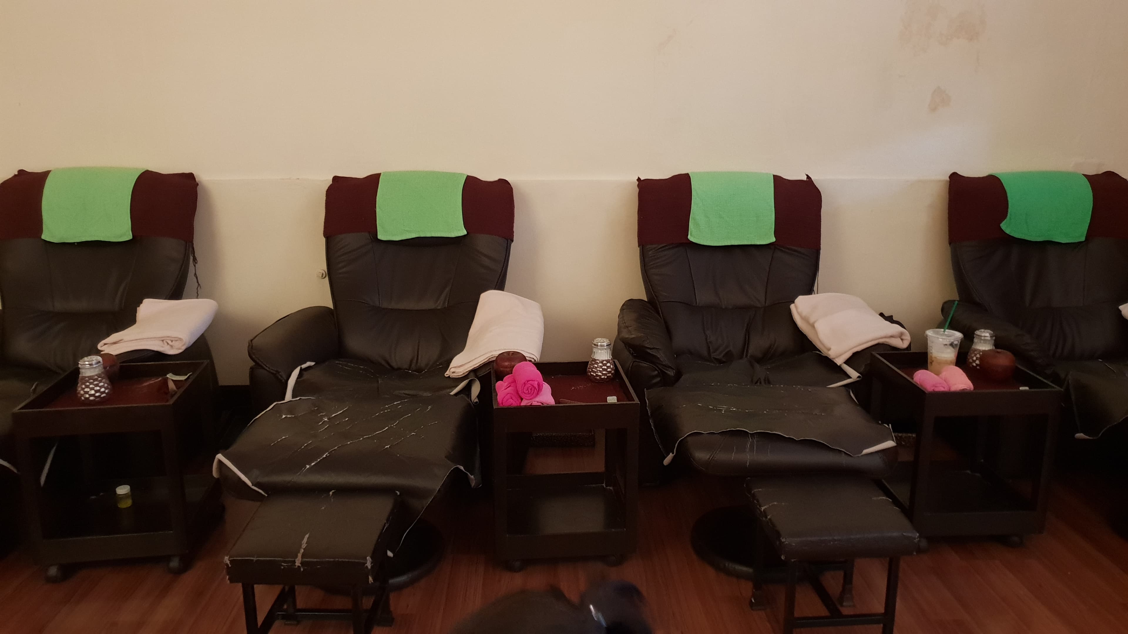 Suanploo Thai Massage – นวดแผนไทย in Bangkok