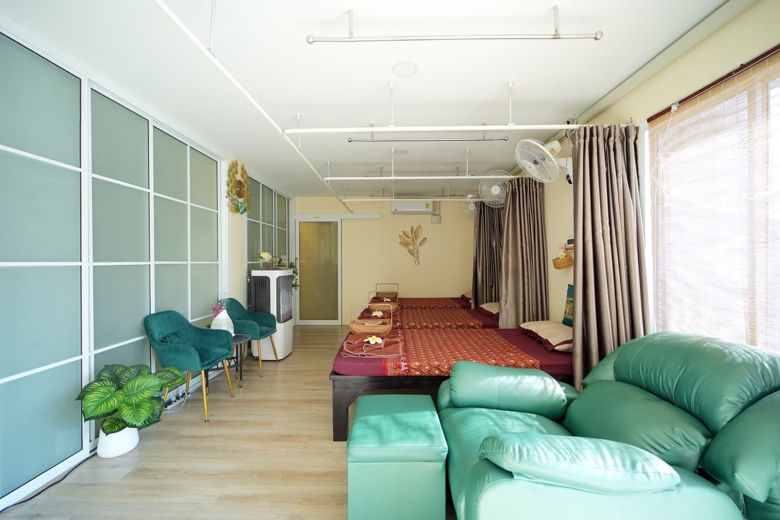 จันทร์ระกา JANRAKA, Inheritor of Traditional Thai Massage Wisdom - สาขา The Rise B Condo – นวดแผนไทย in Chonburi