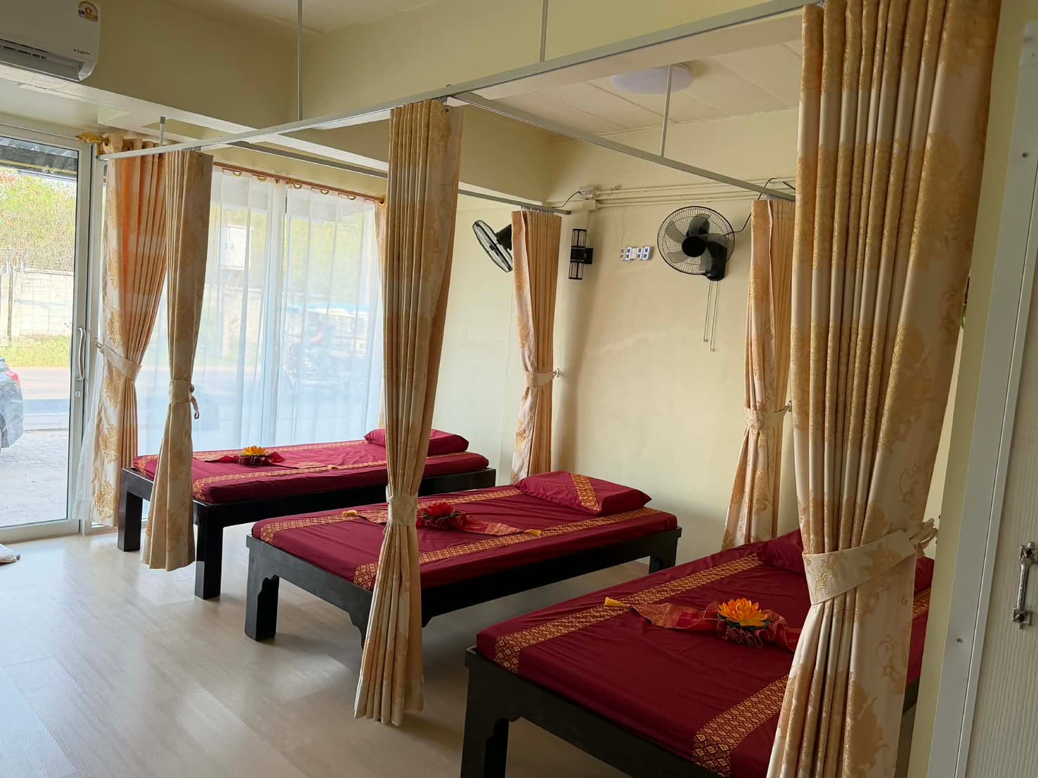 เรือนนวดสมุนไพรสนามบินอุดร – นวดแผนไทย in Udon Thani