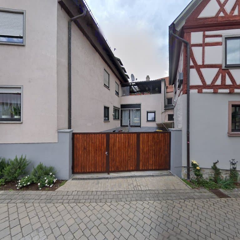 Pinarat Stasek - Traditionelle Thaimassage – Thai Massage in Würzburg