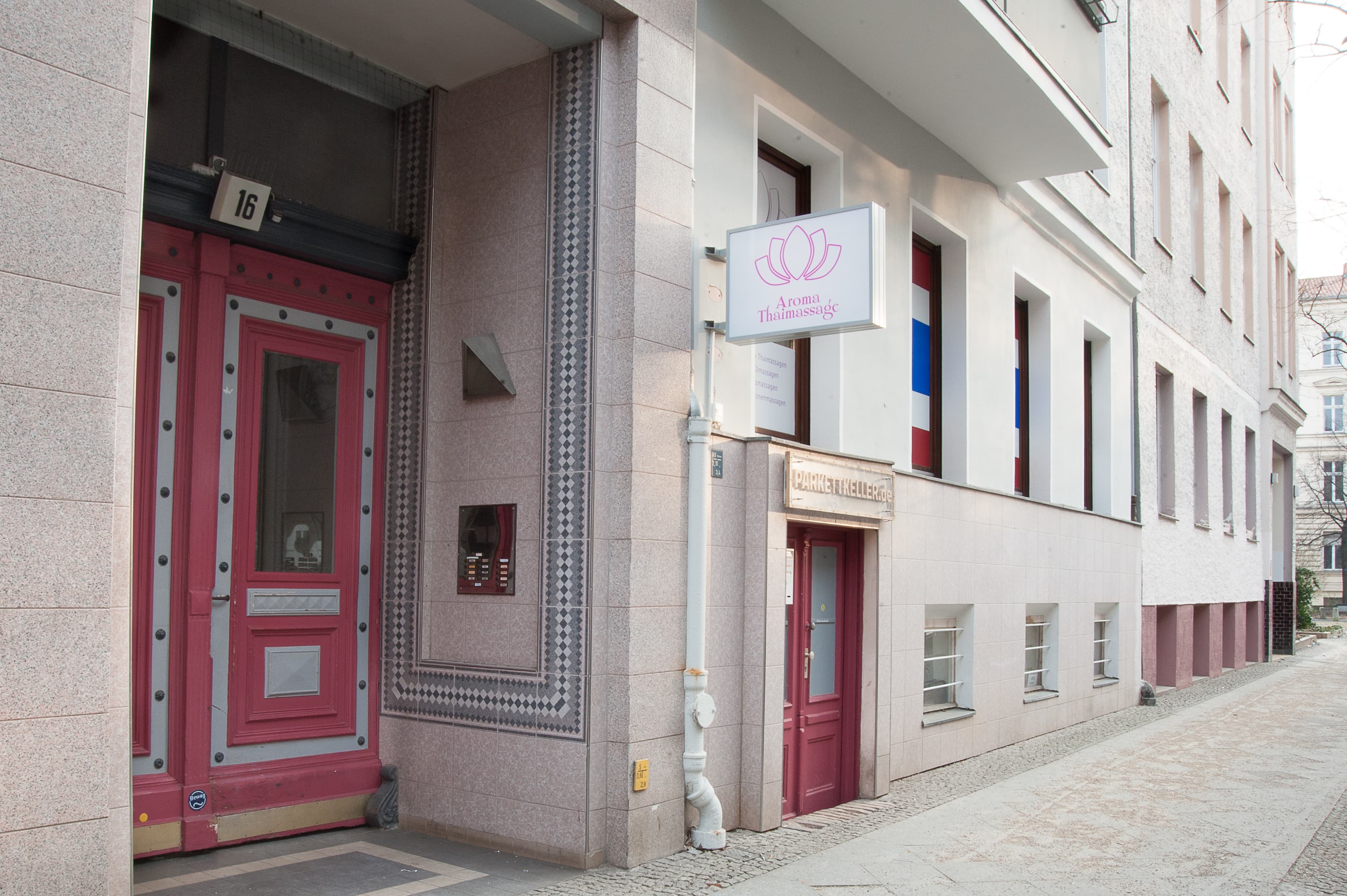 Foto 3 von Aroma Thaimassage Berlin, 2 x in Berlin, in Berlin-Mitte und in Berlin-Lichtenberg