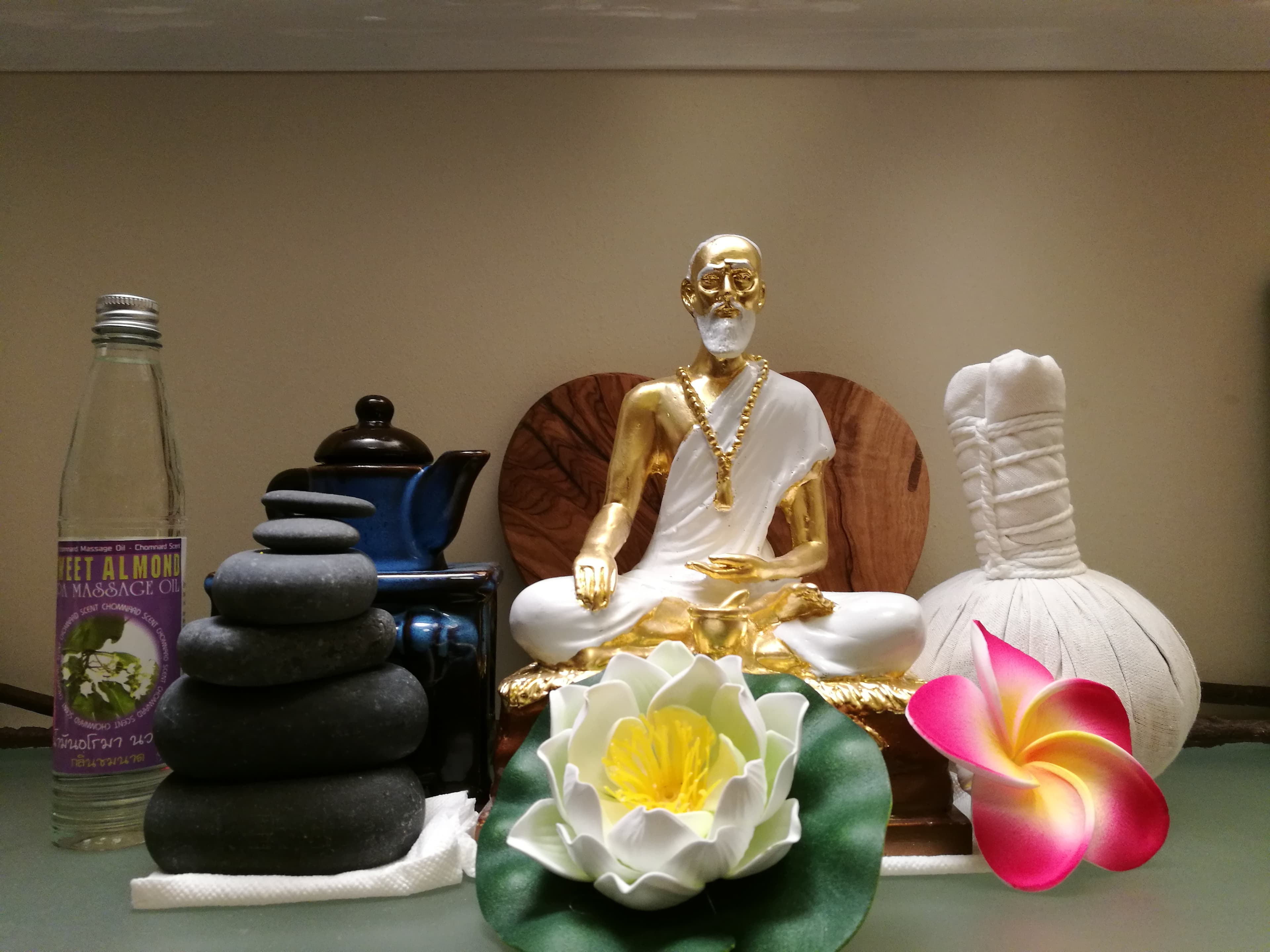 Chakra Healing & Thaimassage Düsseldorf – Thai Massage in Düsseldorf