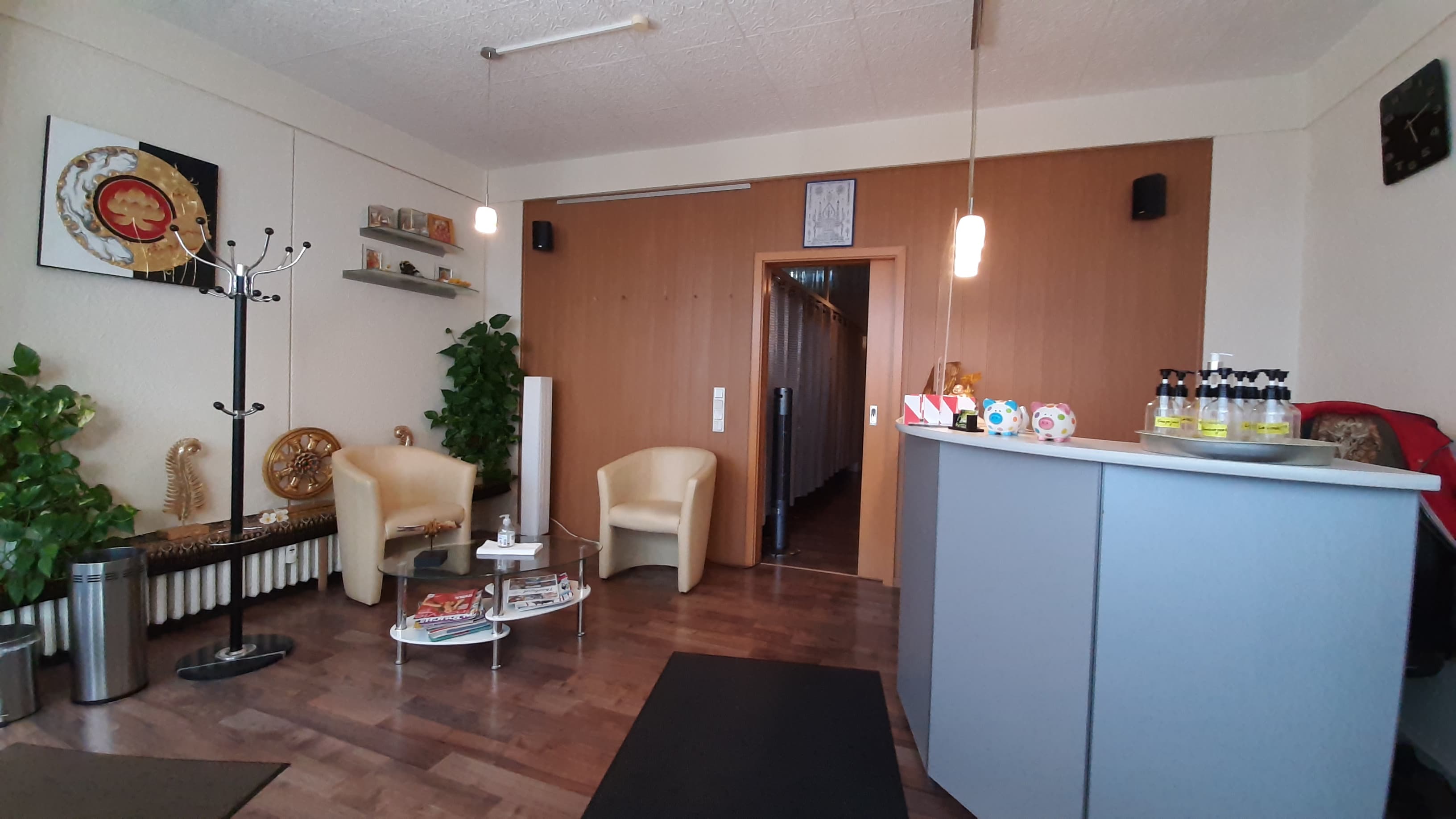 Foto 3 von Massagestudio Bussaba Inhaberin Frau Kanjana Löcher