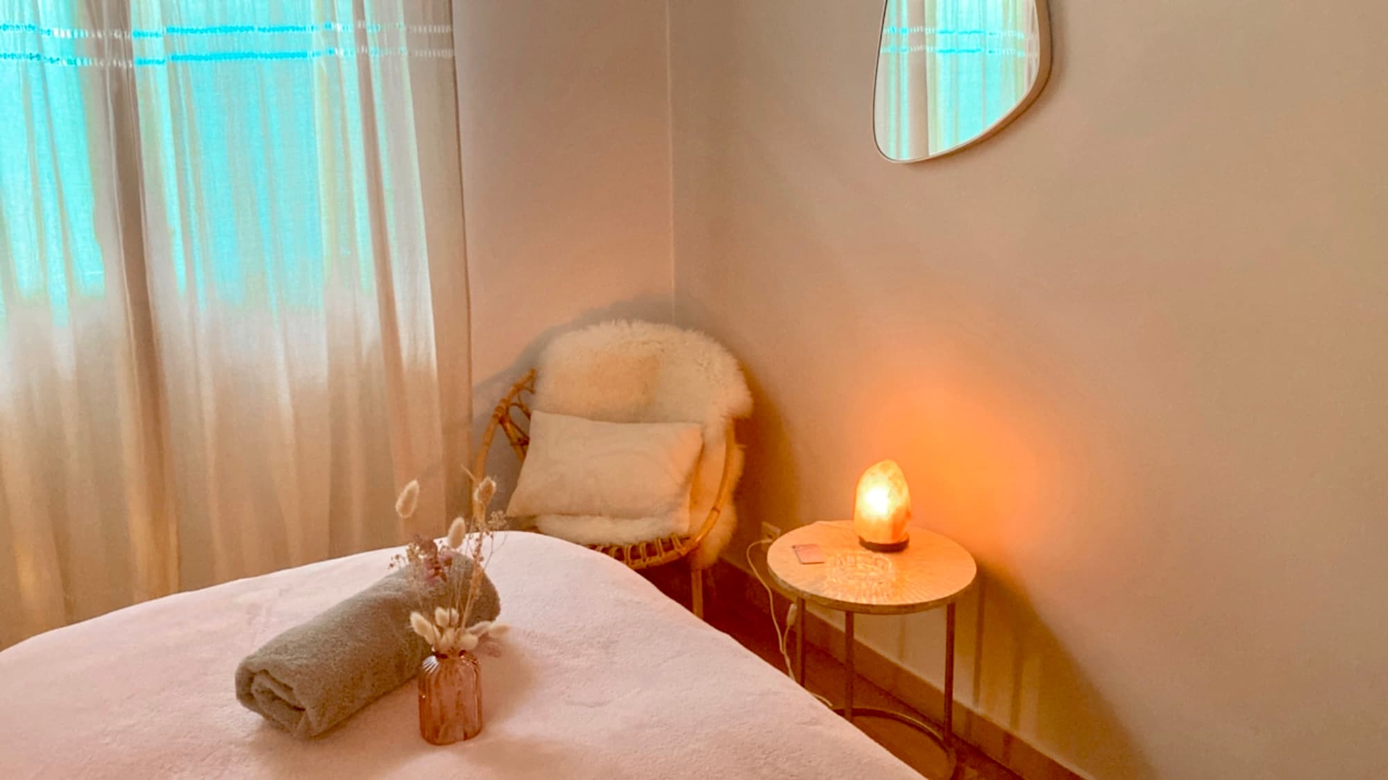 Photo 2 de DELI'SENS - Massages et soins facialiste personnalisés à Mudaison, proche Mauguio dans un cadre apaisant.