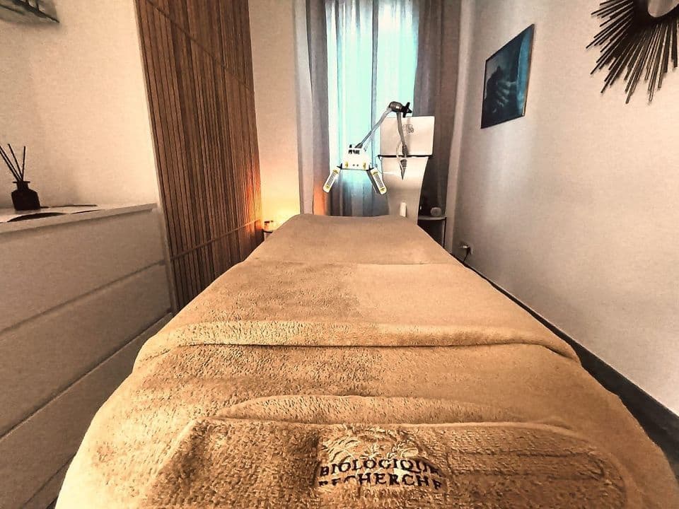 Photo 3 de LuminoSkin - Massage Nice & Drainage Lymphatique - Photobiomodulation