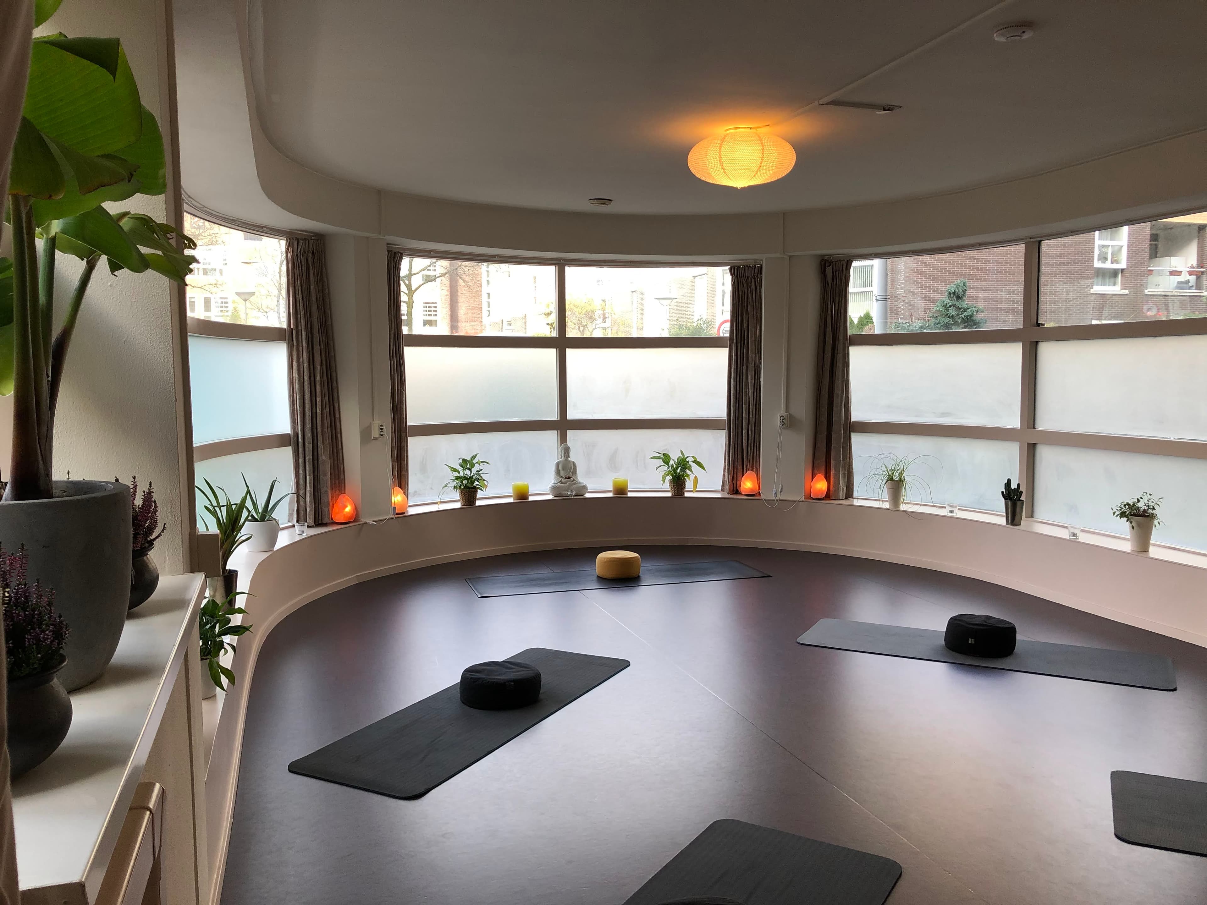 Karunika Spiritual Center - STUDIO 11 – Thaise massage in Amsterdam