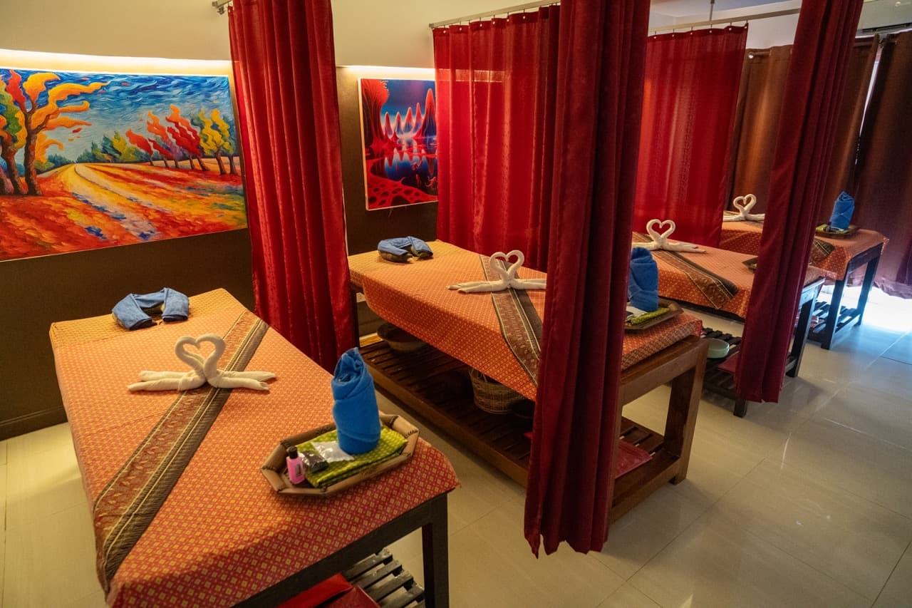 ภาพ 3 ของ C and R Thai Massage Sunday Walking Street