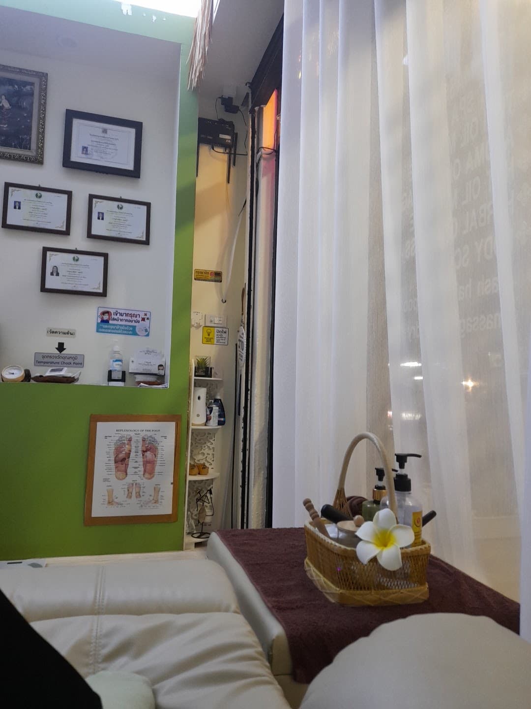 ภาพ 3 ของ Madam relax healthy massage and Beauty(มาดามรีแลกซ์ นวดเพื่อสุขภาพ)